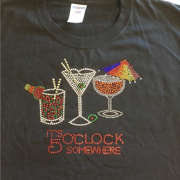 Jerzees Tops - 5 O’CLOCK SOMEWHERE T-shirt Large. 50% cotton 50% polyester short sleeve black